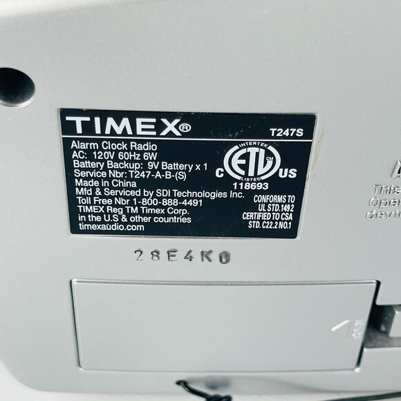 Timex Retro Silver Alarm Clock AM/FM Radio Battery Back-up Model T247S - Picture 6 of 8